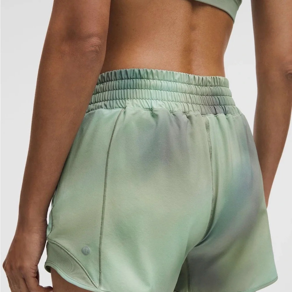 Lululemon Hotty Hot High-Rise Lined 4”, Shorts - Picture 5 of 9